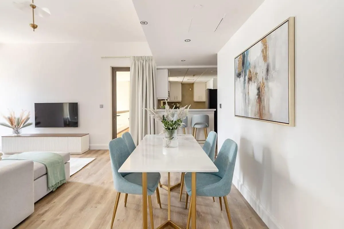 Frank Porter - Rimal 1 Apartment Dubai