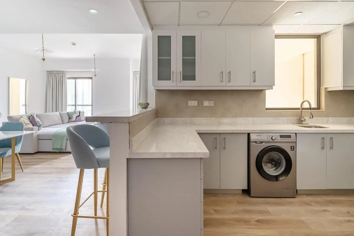 Frank Porter - Rimal 1 Apartment Dubai